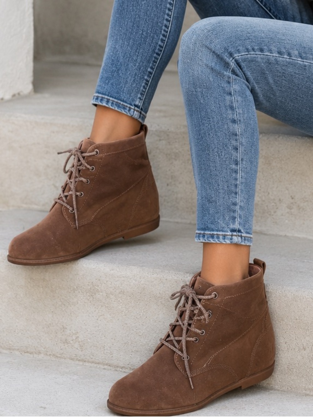 Brown Suede Chukka Lace-Up Boots Women’s Size 10 | Classic Casual Everyday Boots